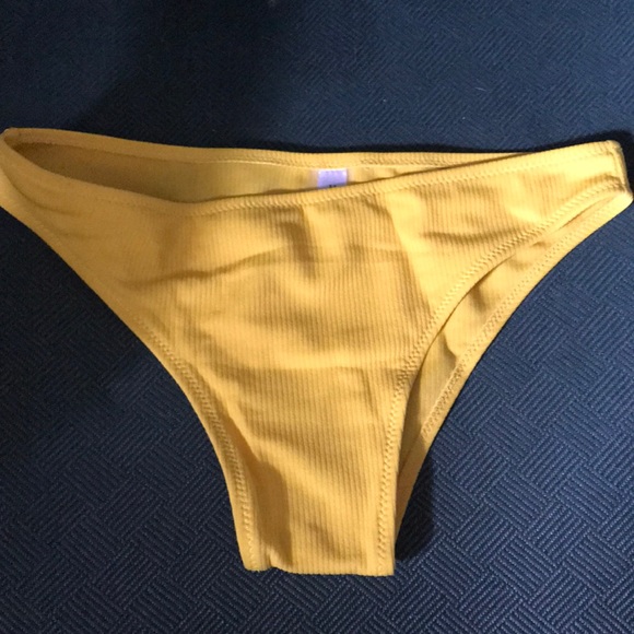 Medium Zaful yellow bandeau bikini - Picture 5 of 8